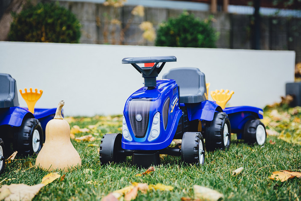 FALK Baby New Holland traktor ride-on - blå